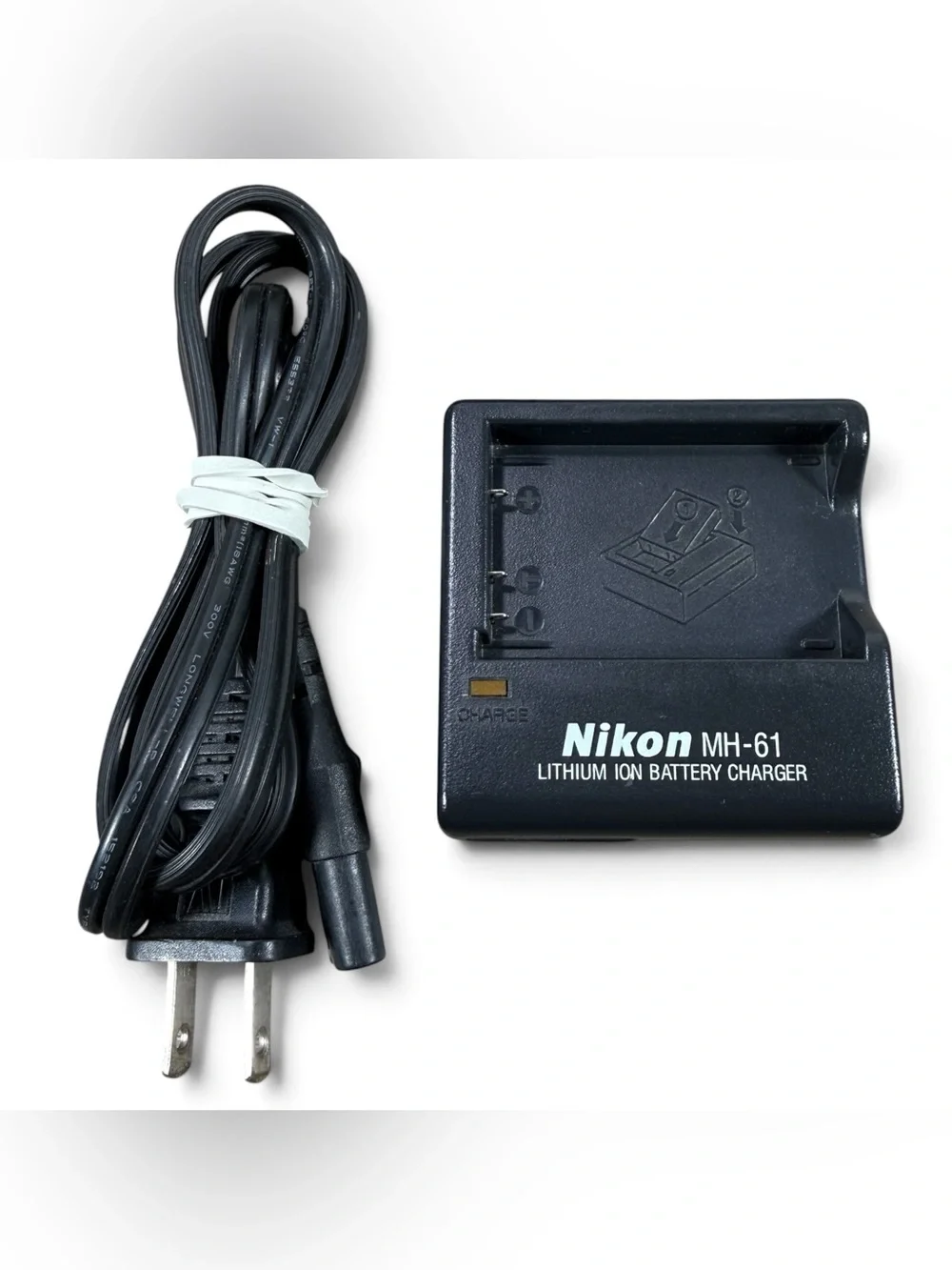Nikon COOLPIX P90 12.1MP Digital Camera Black 24x Optical Zoom Flip LCD Mint